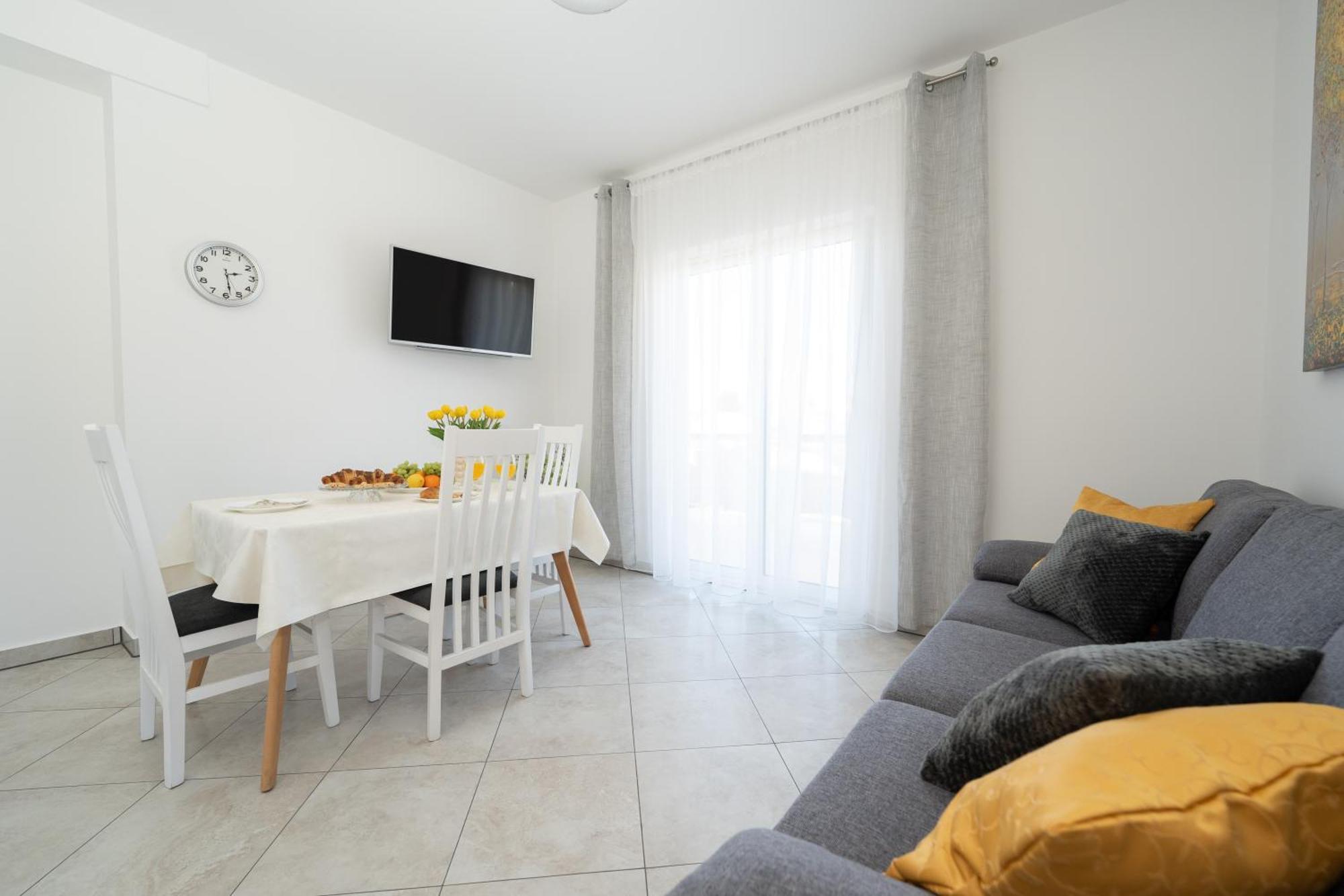 Apartments Biserka Novalja Oda fotoğraf