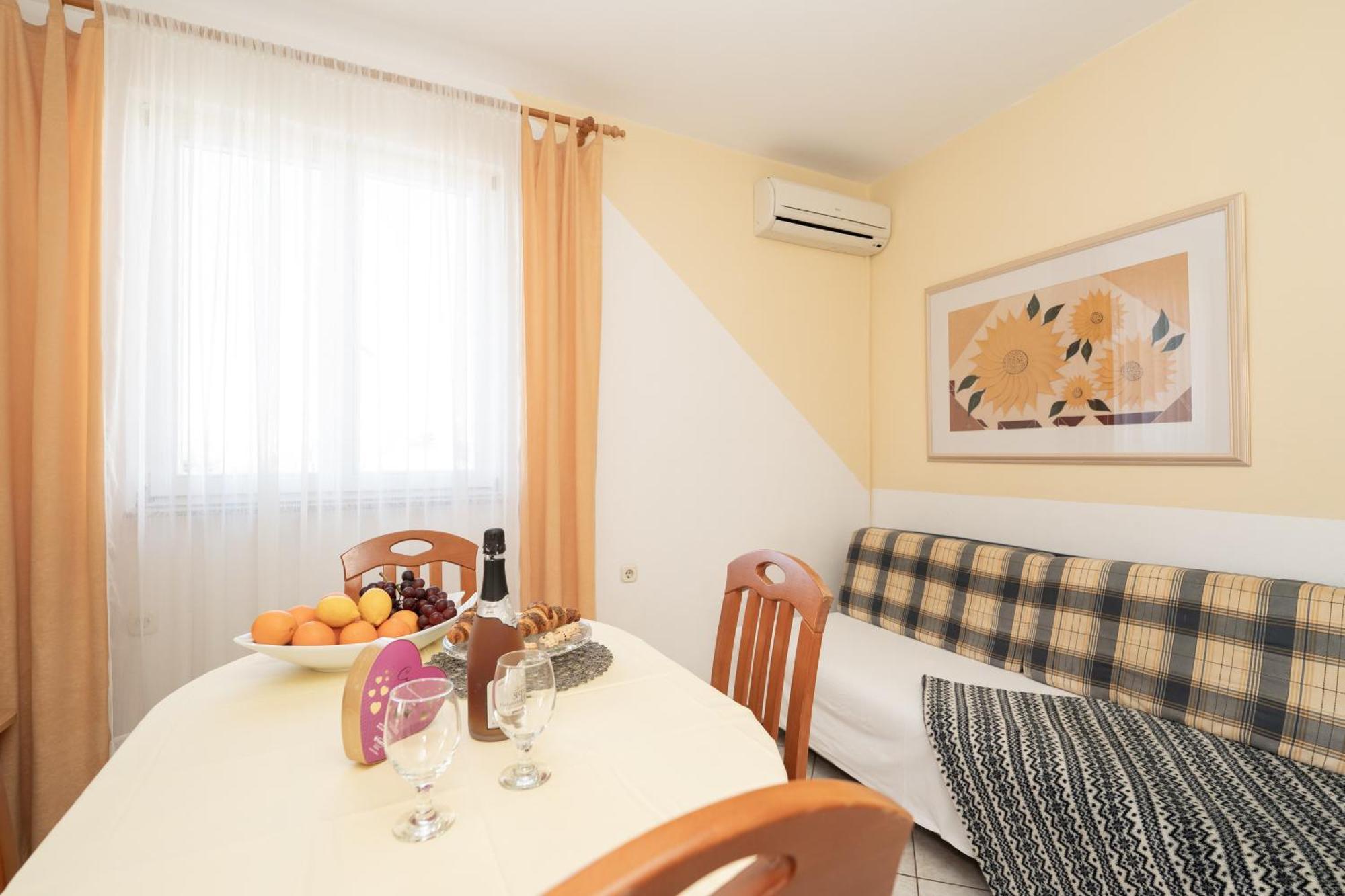 Apartments Biserka Novalja Oda fotoğraf