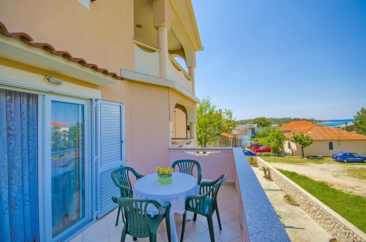 Apartments Biserka Novalja Dış mekan fotoğraf